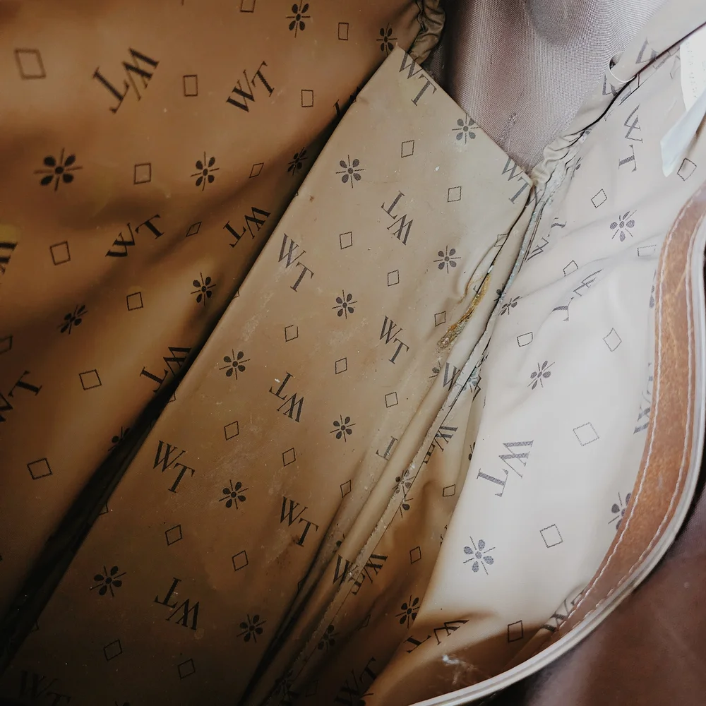 Vintage World Traveler Brown Leather Carry On Luggage - Picture 9 of 11